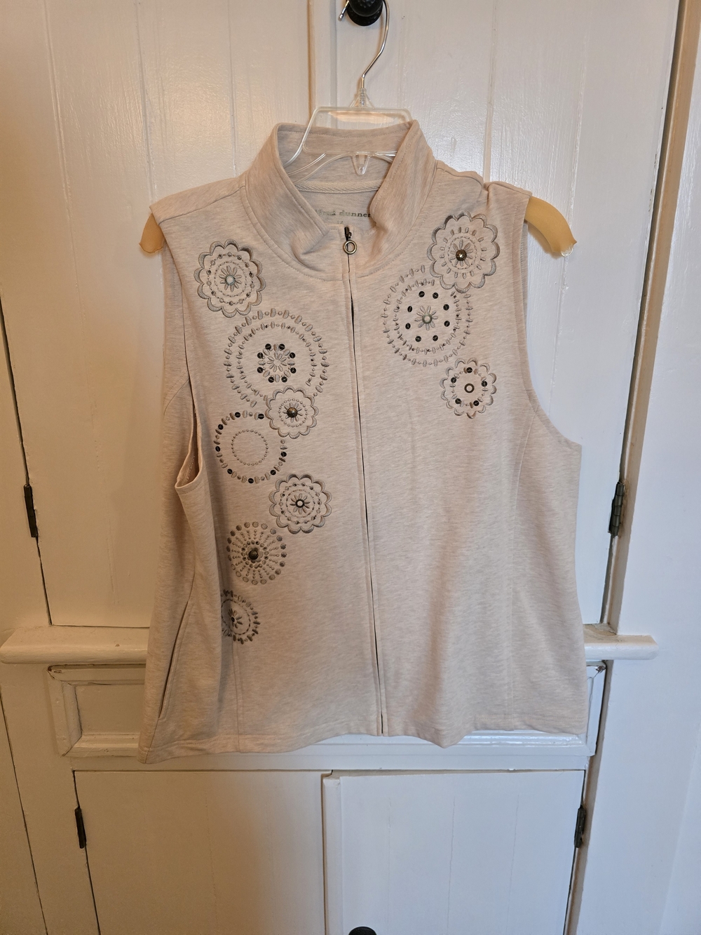 Alfred Dunner Cream Zip-Front Sleeveless Embroidered Vest